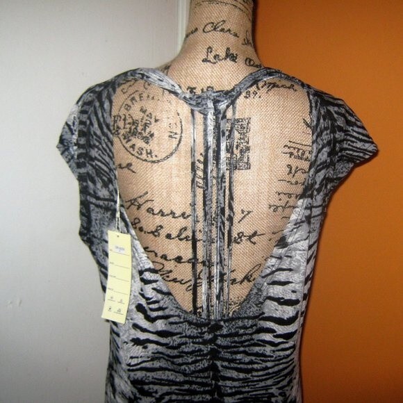 Day Night Small Tiger Print Bodycon Dress - Picture 9 of 14